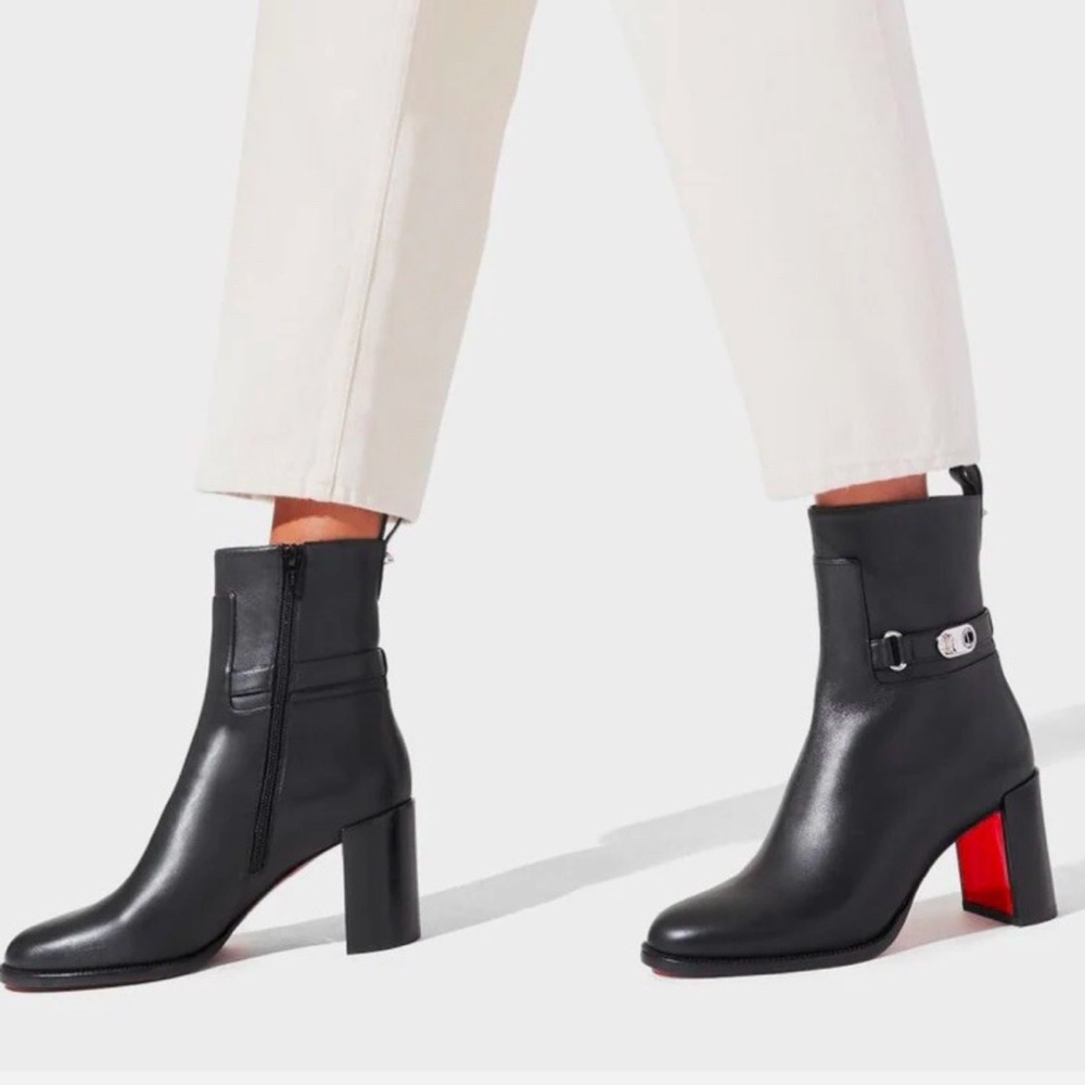 Christian Louboutin lock booty 70mm